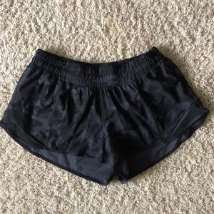 Lululemon Hotty Hot Short 2.5”